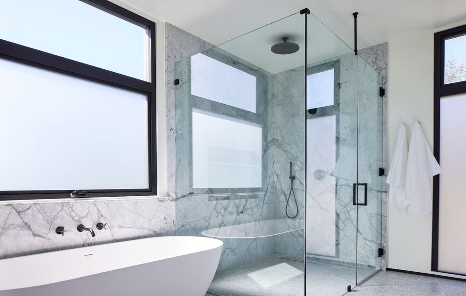 new-2023-bathroom-trends-survey-shows-increased-sizes,-budgets-and-more-wellness-features